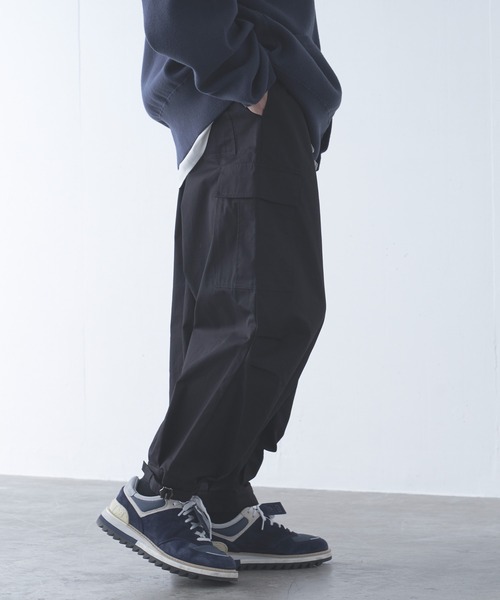 Alpinus（アルピナス）の「Alpinus - side buckle balloon cargo pants / サイドバックルバルーンカーゴパンツ（カーゴパンツ・メンズ・ブラック/グレイッシュベージュ/カーキ・SMALL/MEDIUM）」の18枚目の写真