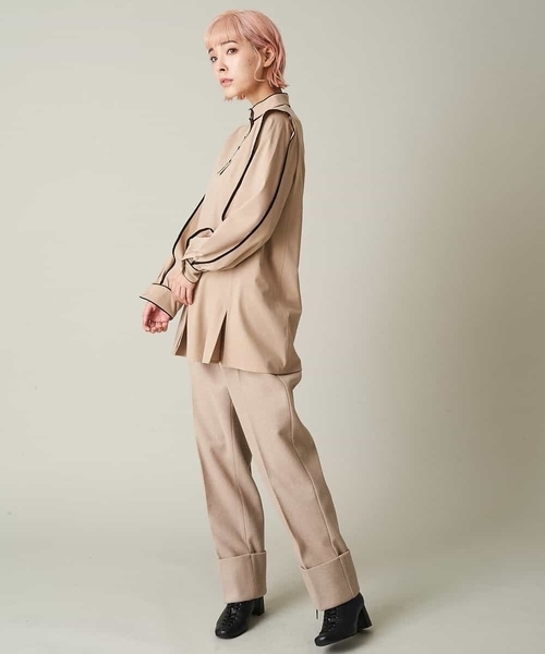 A de a.v.v（アードアー・ヴェ・ヴェ）の「配色パイピングハイネックブラウス（シャツ/ブラウス・レディース・ブラック/ベージュ・38/36）」の3枚目の写真