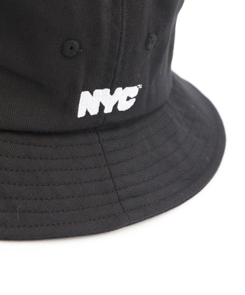 emesuelee（エメスーリー）の「ＮＹＣ ブルックリン ワッペン バケットハット（ハット・メンズ・ホワイト×ネイビー/ラベンダー/ネイビー/ネイビー系1・12cm/フリー）」の7枚目の写真