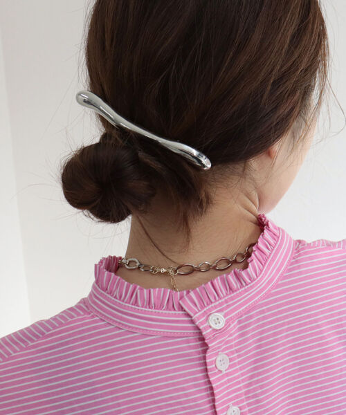 fredy emue(フレディエミュ)の「スリムニュアンスバレッタ(バレッタ/ヘアクリップ・レディース・ゴールド/シルバー・FREE)」の7枚目の写真