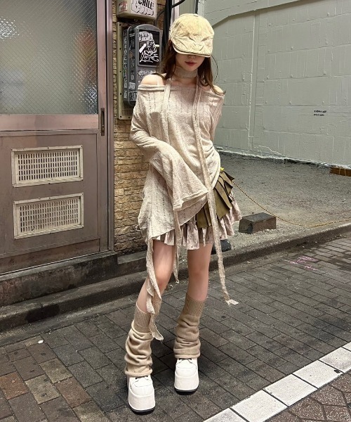 XU(エックスユー)の「【Never mind the XU】boots cut leg warmer / 【ネバーマインド ザ エックスユー】ブーツカットレッグウォーマー(レッグウォーマー・レディース・ブラック/アイボリー/グレー/ベージュ・ONE SIZE)」の20枚目の写真