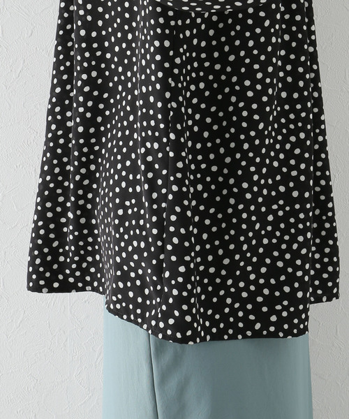 La TOTALITE（ラトータリテ）の「《追加》フリルギャザーブラウス（シャツ/ブラウス・レディース・ホワイト/ブラック/カーキ/ブラック系その他・FREE）」の22枚目の写真