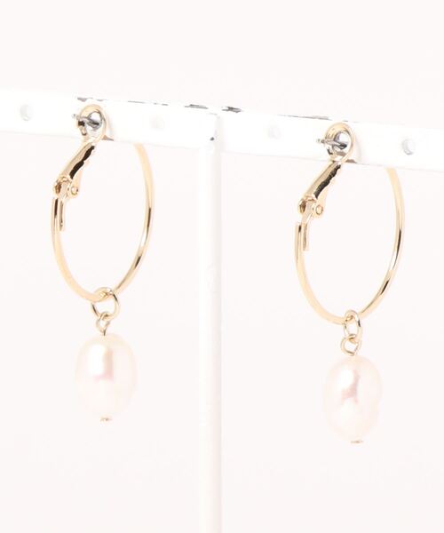 EDIT COLOGNE（エディットコロン）の「淡水パールピアス（ピアス（両耳用）・レディース・ゴールド・ﾌﾘ-）」の2枚目の写真