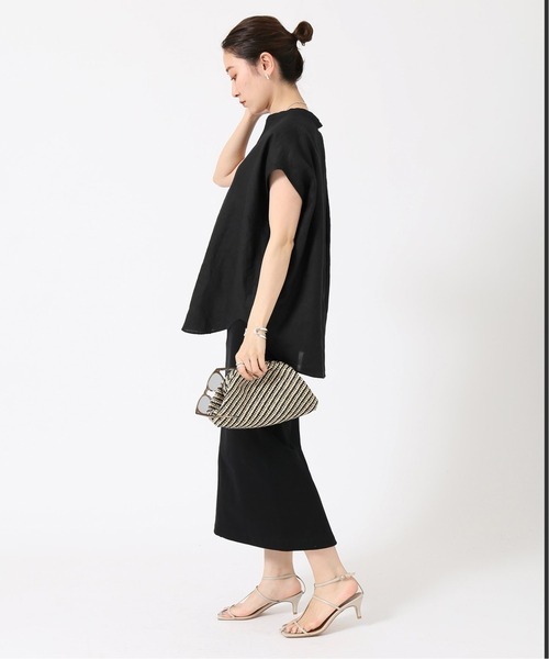 IENA（イエナ）の「リネンノースリーブスキッパーシャツ（シャツ/ブラウス・レディース・ブラック/ナチュラル/ブルー系その他・FREE）」の13枚目の写真