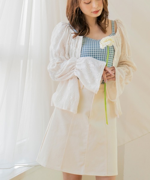 Brownie（ブラウニー）の「Brownie 前後2WAY フラワーカットソー シャーリングプルオーバー（Tシャツ/カットソー・レディース・アイボリー/パープル/ブラック/サックスブルー・FREE）」の5枚目の写真