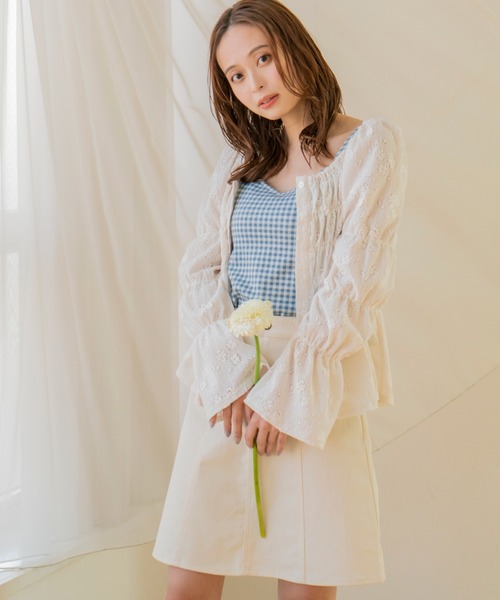 Brownie（ブラウニー）の「Brownie 前後2WAY フラワーカットソー シャーリングプルオーバー（Tシャツ/カットソー・レディース・アイボリー/パープル/ブラック/サックスブルー・FREE）」の8枚目の写真