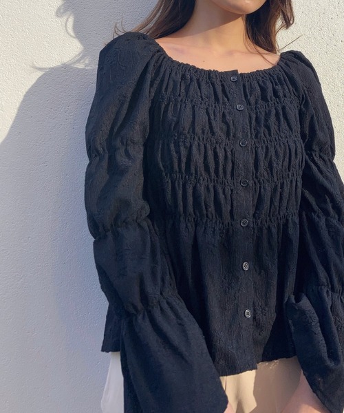 Brownie（ブラウニー）の「Brownie 前後2WAY フラワーカットソー シャーリングプルオーバー（Tシャツ/カットソー・レディース・アイボリー/パープル/ブラック/サックスブルー・FREE）」の13枚目の写真