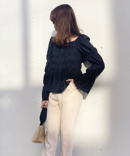 Brownie（ブラウニー）の「Brownie 前後2WAY フラワーカットソー シャーリングプルオーバー（Tシャツ/カットソー・レディース・アイボリー/パープル/ブラック/サックスブルー・FREE）」の15枚目の写真