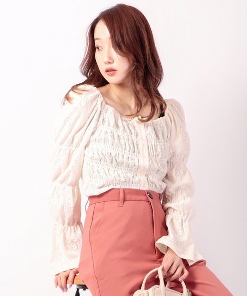 Brownie（ブラウニー）の「Brownie 前後2WAY フラワーカットソー シャーリングプルオーバー（Tシャツ/カットソー・レディース・アイボリー/パープル/ブラック/サックスブルー・FREE）」の9枚目の写真