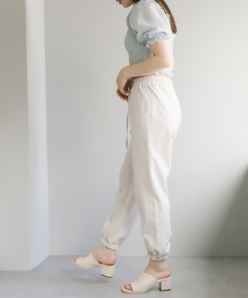 OLIVE des OLIVE（オリーブデオリーブ）の「スタイルアップジョガーパンツ（その他パンツ・レディース・ブラック/アイボリー・FREE）」の15枚目の写真