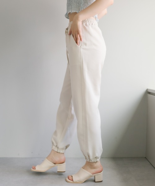 OLIVE des OLIVE（オリーブデオリーブ）の「スタイルアップジョガーパンツ（その他パンツ・レディース・ブラック/アイボリー・FREE）」の18枚目の写真