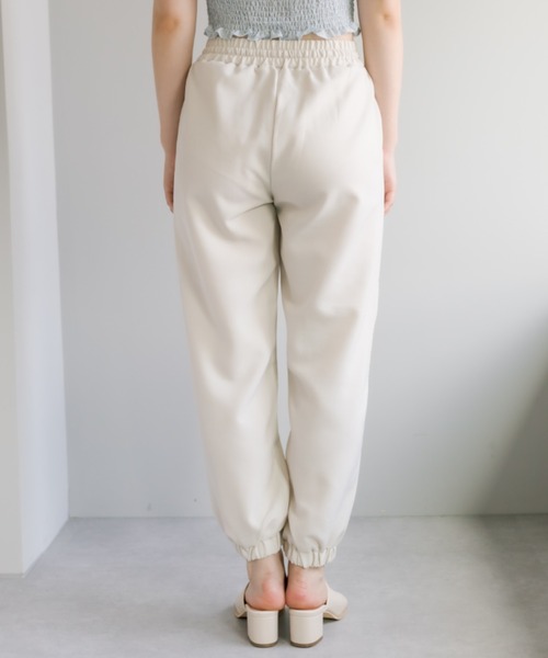 OLIVE des OLIVE（オリーブデオリーブ）の「スタイルアップジョガーパンツ（その他パンツ・レディース・ブラック/アイボリー・FREE）」の9枚目の写真