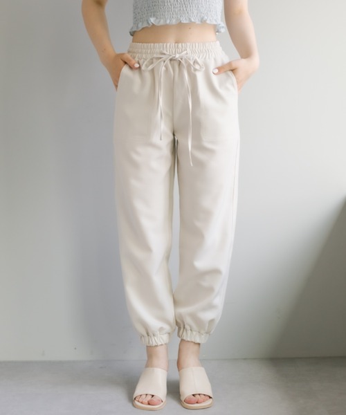OLIVE des OLIVE（オリーブデオリーブ）の「スタイルアップジョガーパンツ（その他パンツ・レディース・ブラック/アイボリー・FREE）」の17枚目の写真