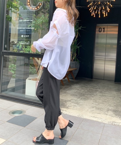 OLIVE des OLIVE（オリーブデオリーブ）の「スタイルアップジョガーパンツ（その他パンツ・レディース・ブラック/アイボリー・FREE）」の21枚目の写真