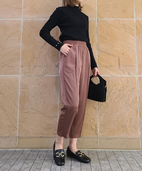 12Twelve Agenda（トゥエルブ　アジェンダ）の「ソフトサテンゆるテーパードパンツ（その他パンツ・レディース・ブラック/ブラウン・S/M）」の14枚目の写真
