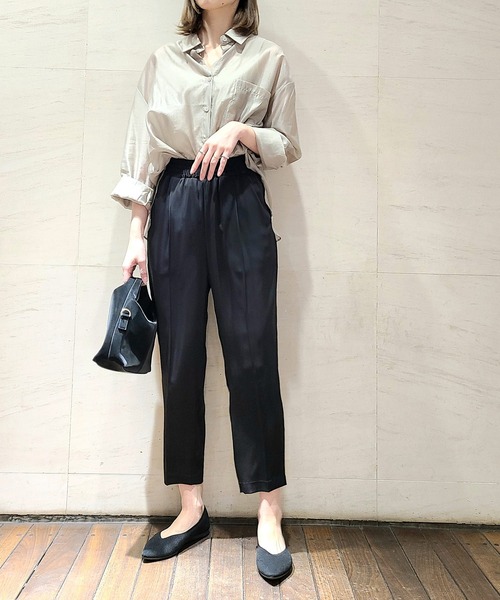 12Twelve Agenda（トゥエルブ　アジェンダ）の「ソフトサテンゆるテーパードパンツ（その他パンツ・レディース・ブラック/ブラウン・S/M）」の22枚目の写真