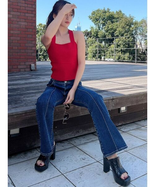 RESEXXY（リゼクシー）の「バッククロスニットタンク（タンクトップ・レディース・ブラック/ベージュ/レッド・FREE）」の4枚目の写真