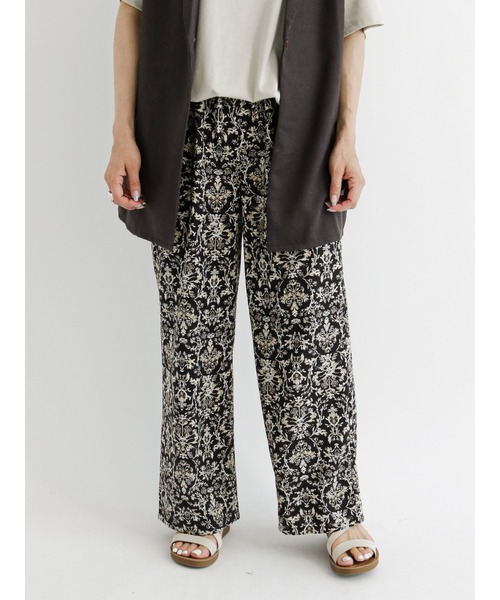 Samansa Mos2 blue（サマンサモスモスブルー）の「ダマスクプリントイージーパンツ（その他パンツ・レディース・カーキ/ブラウン/ブラック・ﾌﾘ-）」の2枚目の写真