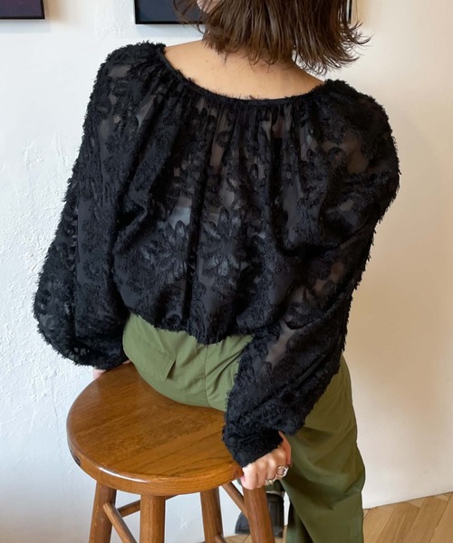 archives（アルシーヴ）の「フェザーフラワーボリュームギャザーブラウス（シャツ/ブラウス・レディース・アイボリー/ブルーグレー/ブラック・MEDIUM）」の2枚目の写真