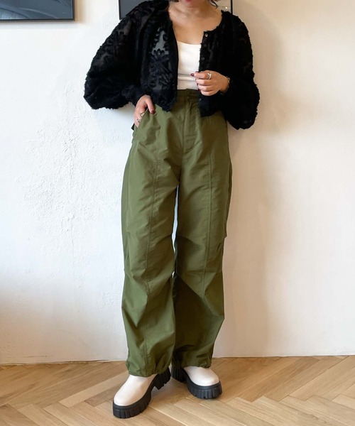 archives（アルシーヴ）の「フェザーフラワーボリュームギャザーブラウス（シャツ/ブラウス・レディース・アイボリー/ブルーグレー/ブラック・MEDIUM）」の11枚目の写真