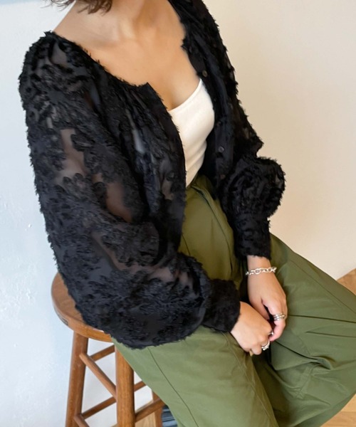 archives（アルシーヴ）の「フェザーフラワーボリュームギャザーブラウス（シャツ/ブラウス・レディース・アイボリー/ブルーグレー/ブラック・MEDIUM）」の10枚目の写真