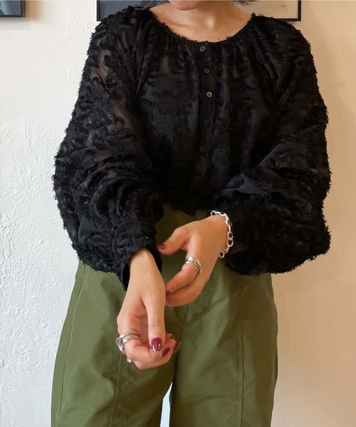 archives（アルシーヴ）の「フェザーフラワーボリュームギャザーブラウス（シャツ/ブラウス・レディース・アイボリー/ブルーグレー/ブラック・MEDIUM）」の7枚目の写真