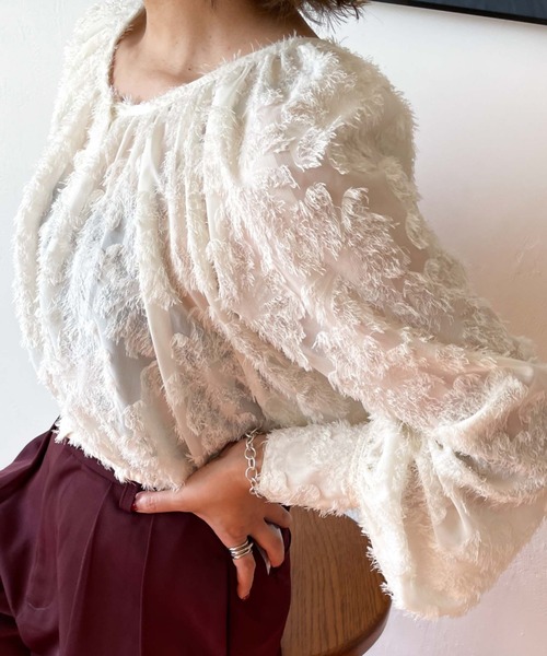 archives（アルシーヴ）の「フェザーフラワーボリュームギャザーブラウス（シャツ/ブラウス・レディース・アイボリー/ブルーグレー/ブラック・MEDIUM）」の18枚目の写真