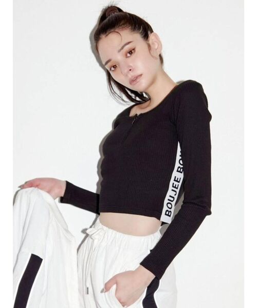 GYDA（ジェイダ）の「BOUJEEサイドライン ハーフジップトップス（Tシャツ/カットソー・レディース・オフホワイト/ブラック・FREE）」の2枚目の写真