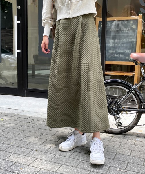 StyleSea(スタイルシー)の「キルトタックフレアスカート(スカート・レディース・ブラック/カーキ/アイボリー・FREE)」の9枚目の写真