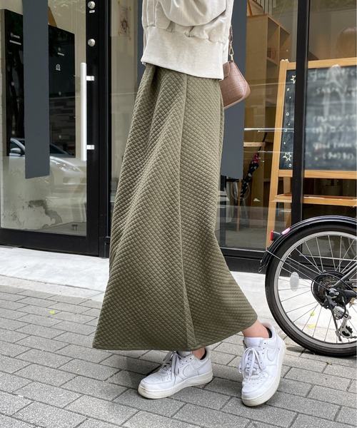 StyleSea(スタイルシー)の「キルトタックフレアスカート(スカート・レディース・ブラック/カーキ/アイボリー・FREE)」の8枚目の写真