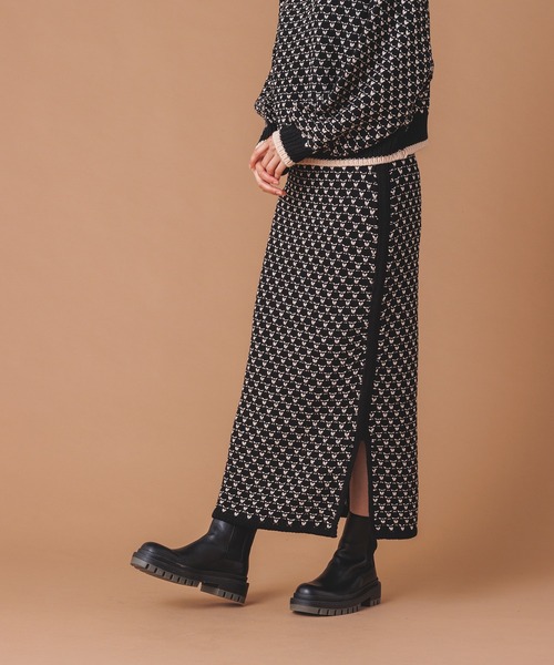 hunch（ハンチ）の「レトロ ジャガード柄 ニットロングスカート（スカート・レディース・グリーン/ブラック/ブルー・FREE）」の4枚目の写真