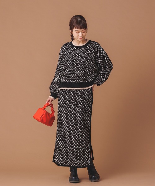 hunch（ハンチ）の「レトロ ジャガード柄 ニットロングスカート（スカート・レディース・グリーン/ブラック/ブルー・FREE）」の7枚目の写真