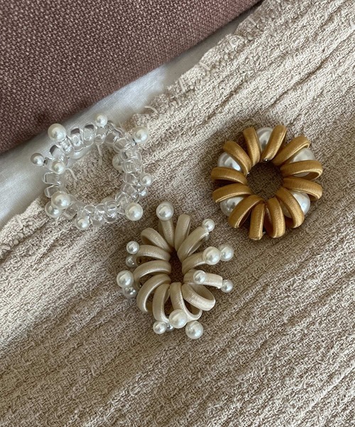 LOWRYS FARM(ローリーズファーム)の「グルグルパールヘアゴム 177138(その他ヘアアクセサリー・レディース・その他1/その他2・FREE)」の2枚目の写真