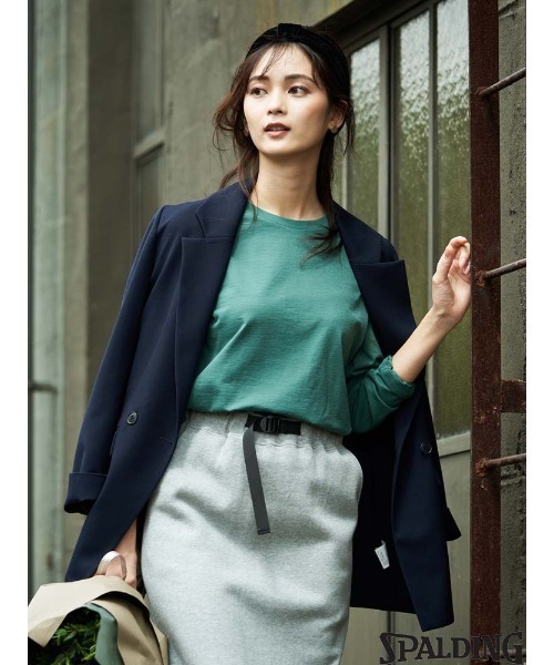 Perfect Suit FActory(パーフェクトスーツファクトリー)の「SPALDING(SET-A) W前ジャケットBOXシルエット(スーツジャケット・レディース・ベージュ/ネイビー・L/M)」の2枚目の写真