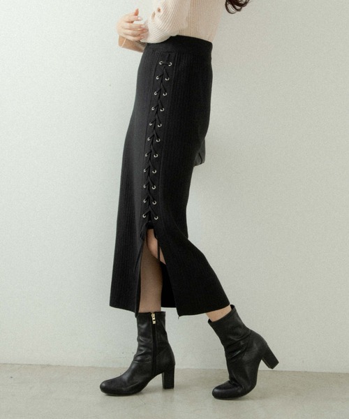 OLUPIC（オルピック）の「OLUPIC/【WEB限定】レースアップニットスカート（スカート・レディース・ベージュ/ブラック/アイボリー・FREE）」の4枚目の写真