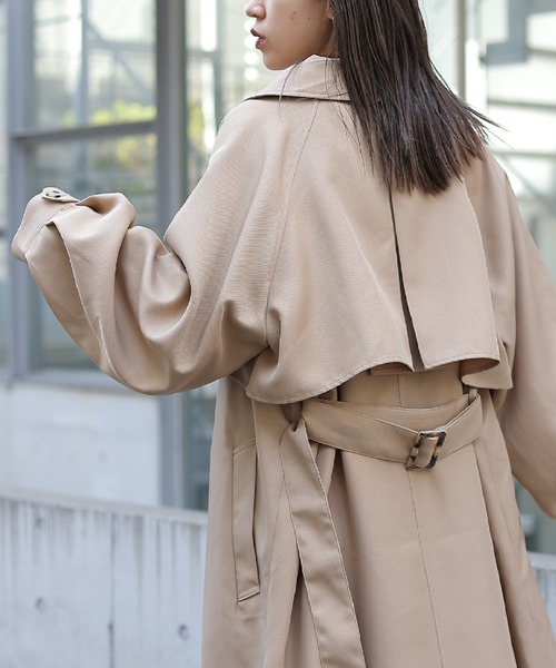 COLONY 2139(コロニートゥーワンスリーナイン)の「WEB・一部店舗限定 / 綾織り2WAYカラーボリュームコート(トレンチコート・レディース・ブラック/グレイッシュベージュ/ベージュ・FREE)」の3枚目の写真