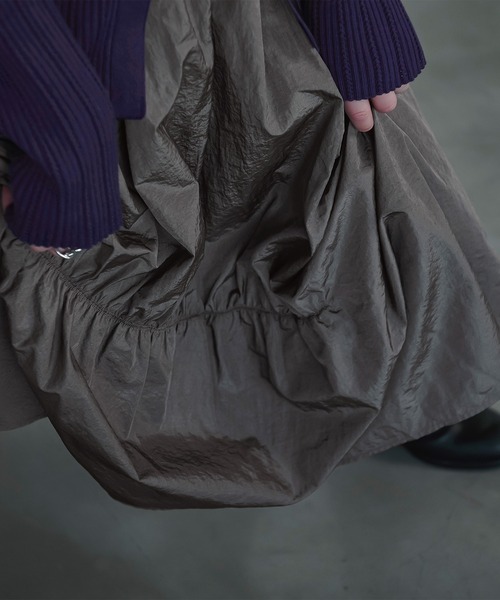 Ezick（エジック）の「Twister gather タフタヘムスカート（スカート・レディース・ブラック/チャコールグレー/ベージュ・FREE）」の15枚目の写真