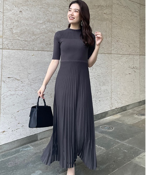 anuans（アニュアンス）の「ボトルネックシアーニットワンピース（ワンピース・レディース・チャコールグレー/ピンク/ホワイト/ネイビー/イエロー・FREE）」の13枚目の写真