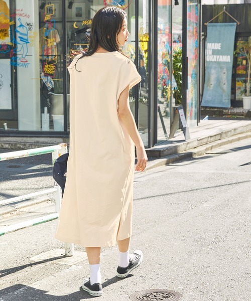CONVERSE(コンバース)の「CONVERSE/コンバース グラフィックプリントコットンフレンチマキシ丈ワンピース(ワンピース・レディース・ホワイト系/ブラック/グリーン・L/M)」の4枚目の写真