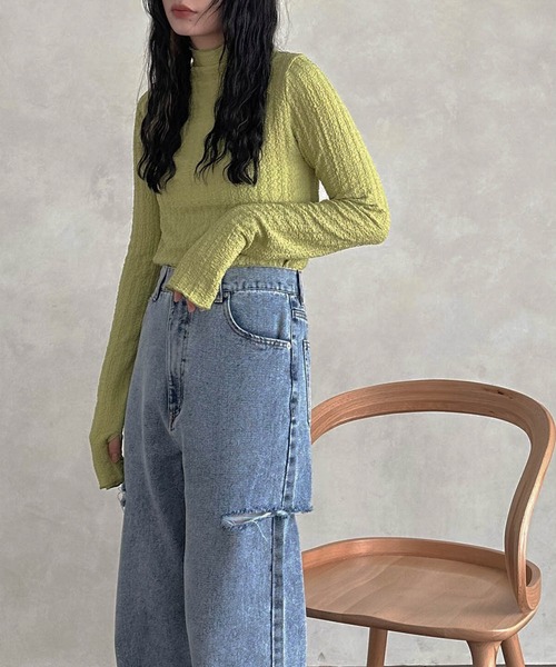 hellam（へラム）の「ふくれジャカード フィンガーホールTOPS（その他トップス・レディース・パープル/グリーン/ブラック/アイボリー・FREE）」の3枚目の写真