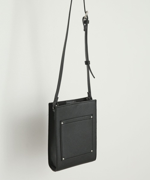 SENSE OF PLACE by URBAN RESEARCH（センスオブプレイスバイアーバンリサーチ）の「フェイクレザースクエアミニショルダーバッグ（ショルダーバッグ・メンズ・ブラック/ブラック系その他・ONE）」の2枚目の写真