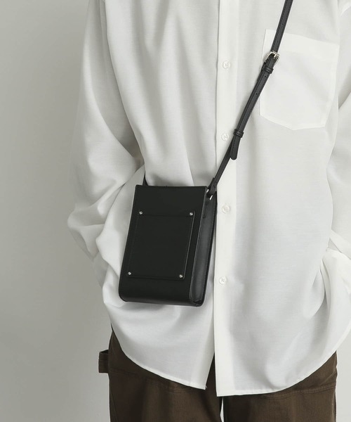 SENSE OF PLACE by URBAN RESEARCH（センスオブプレイスバイアーバンリサーチ）の「フェイクレザースクエアミニショルダーバッグ（ショルダーバッグ・メンズ・ブラック/ブラック系その他・ONE）」の3枚目の写真