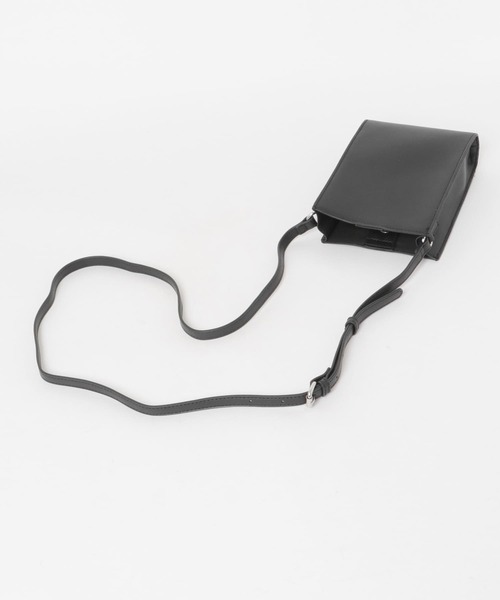 SENSE OF PLACE by URBAN RESEARCH（センスオブプレイスバイアーバンリサーチ）の「フェイクレザースクエアミニショルダーバッグ（ショルダーバッグ・メンズ・ブラック/ブラック系その他・ONE）」の13枚目の写真