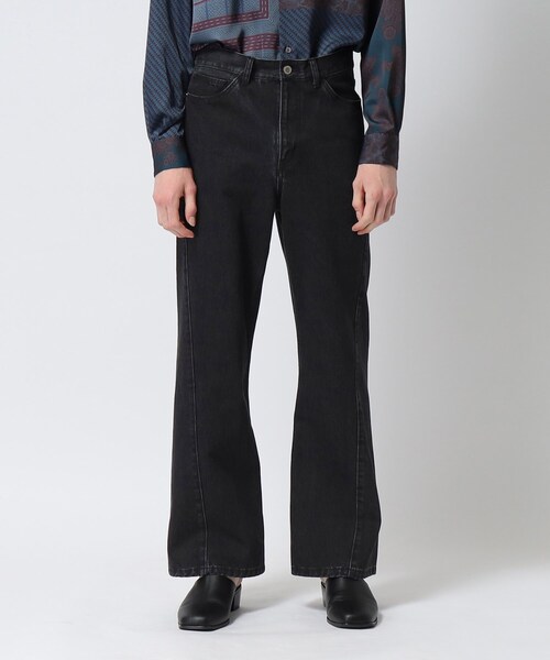 tk.TAKEO KIKUCHI(ティーケータケオキクチ)の「◆ツイストフレアデニムパンツ(デニムパンツ・メンズ・ブラック系3/ネイビー系3・02/03)」の9枚目の写真
