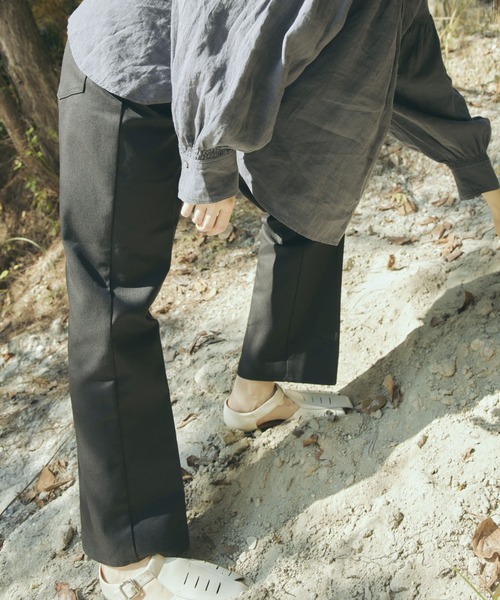 RNA-N(アールエヌエーエヌ)の「R4071 E/Cツイルセンタープレスパンツ(スラックス・レディース・ブラック/グレー/ネイビー・SMALL/MEDIUM)」の6枚目の写真