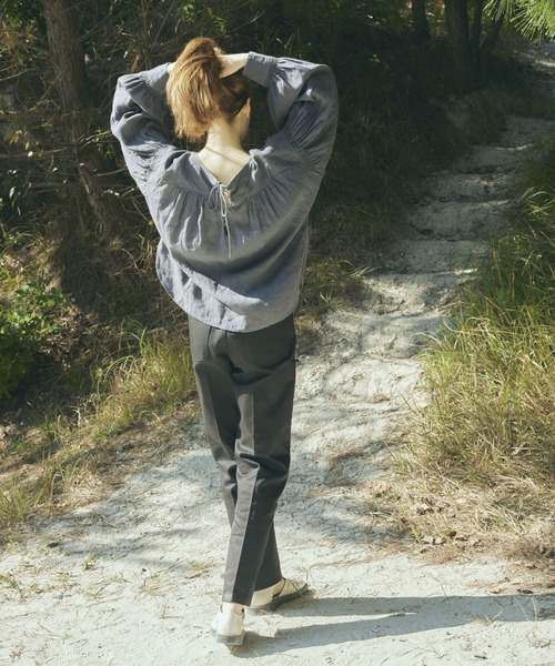 RNA-N(アールエヌエーエヌ)の「R4071 E/Cツイルセンタープレスパンツ(スラックス・レディース・ブラック/グレー/ネイビー・SMALL/MEDIUM)」の4枚目の写真