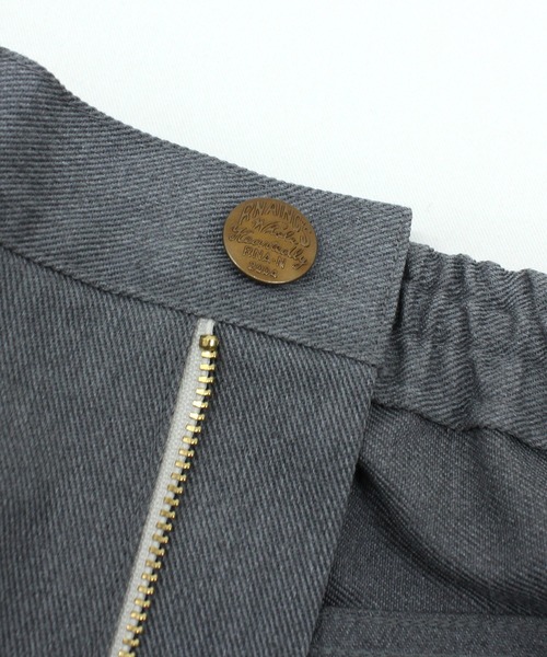 RNA-N(アールエヌエーエヌ)の「R4071 E/Cツイルセンタープレスパンツ(スラックス・レディース・ブラック/グレー/ネイビー・SMALL/MEDIUM)」の13枚目の写真