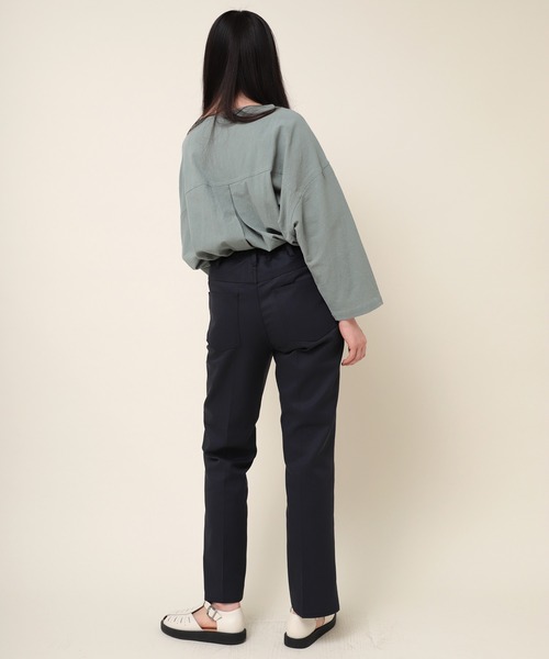 RNA-N(アールエヌエーエヌ)の「R4071 E/Cツイルセンタープレスパンツ(スラックス・レディース・ブラック/グレー/ネイビー・SMALL/MEDIUM)」の16枚目の写真