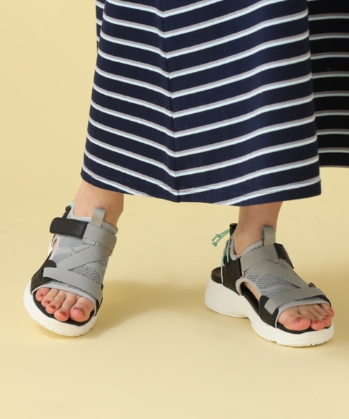 AVIREX（アヴィレックス）の「《直営店限定》MESH TAPE SANDAL/ メッシュテープサンダル（サンダル・レディース・グレー/ブラック・24.5㎝/23.5㎝）」の16枚目の写真