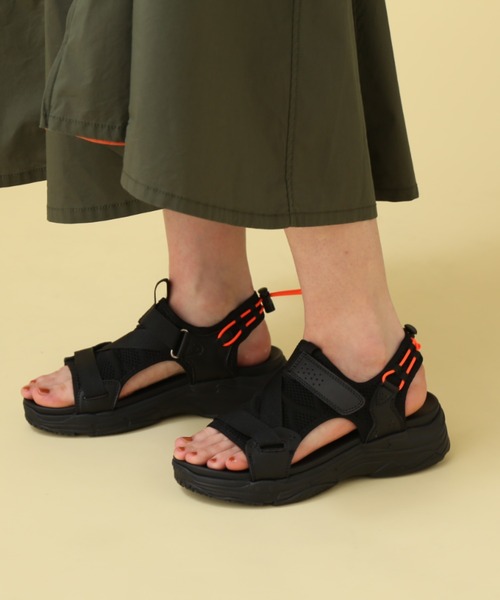 AVIREX（アヴィレックス）の「《直営店限定》MESH TAPE SANDAL/ メッシュテープサンダル（サンダル・レディース・グレー/ブラック・24.5㎝/23.5㎝）」の3枚目の写真